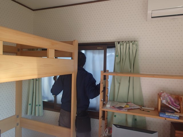 子供部屋窓はめこみ　浴室